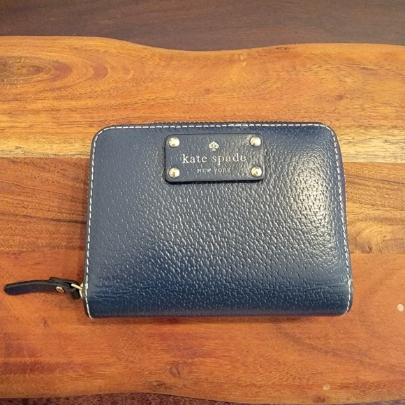 Kate spade compact wallet - Picture 1 of 5